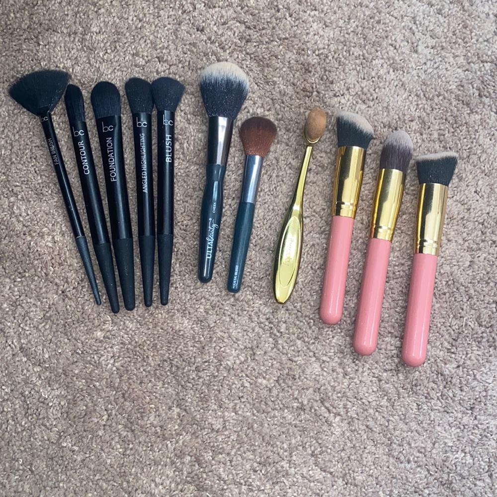 Lot of makeup brushes